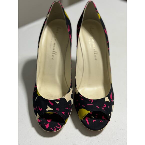 Bettye Muller Made In Italy Floral 4.5" Peep Toe Heels Size 39 - Picture 8 of 8